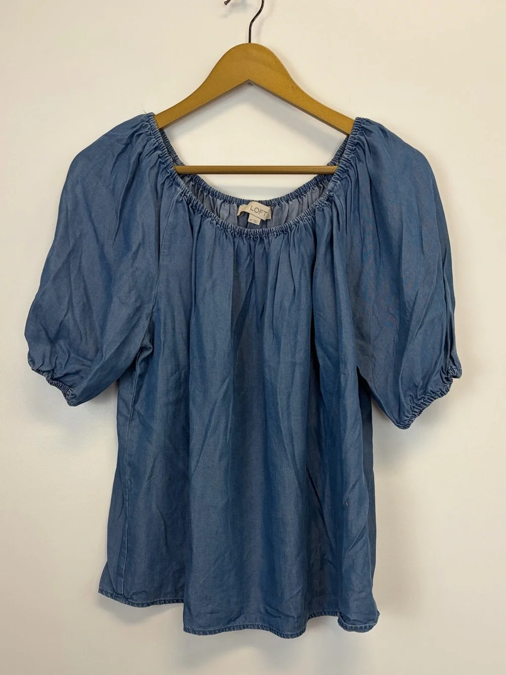 Ann Taylor LOFT Chambray Puff Sleeve Top